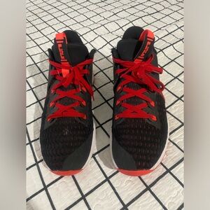 NIKE LEBRÓN WITNESS BLACK/RED